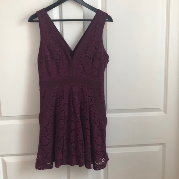 Free People Dresses & Skirts - Burgundy lace Free People party dress, cutout back